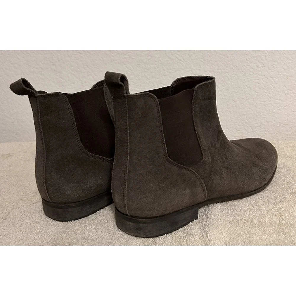URBAN OUTFITTERS Men's Size 11 Faux Suede Chelsa Boots SB320